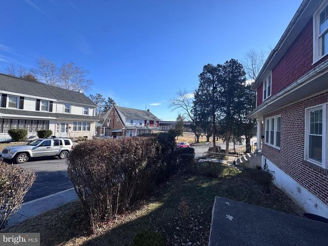 12 HILLSIDE RD, Reading, PA 19609