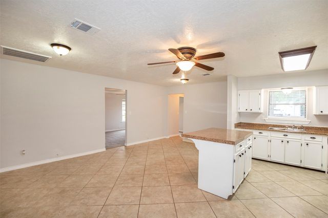 9625 Catlett Lane, La Porte, TX 77571