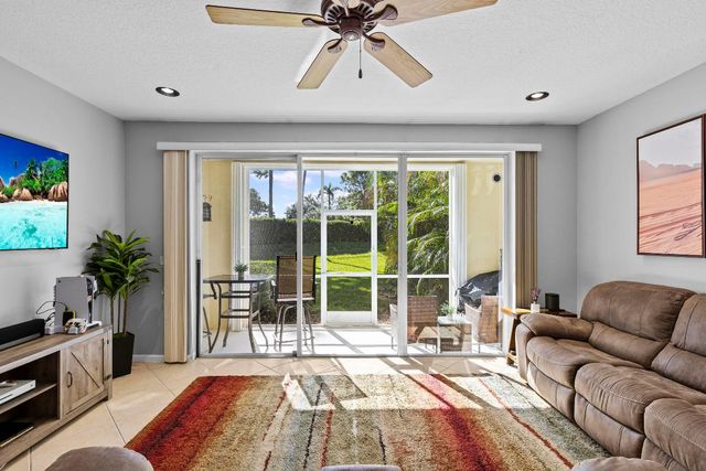 8068 Briantea Drive, Boynton Beach, FL 33472