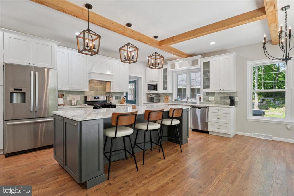 951 N BAILEY RD, Thorndale, PA 19372