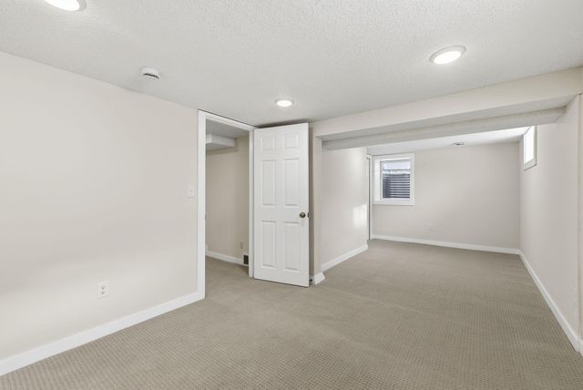 5654 Bryant Avenue N, Brooklyn Center, MN 55430