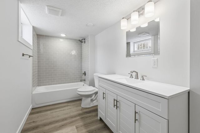 5654 Bryant Avenue N, Brooklyn Center, MN 55430