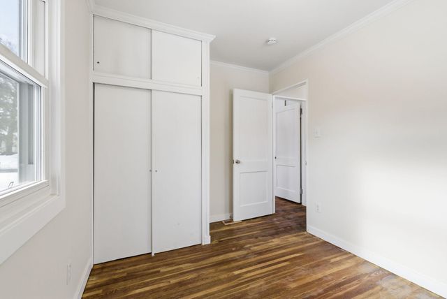 5654 Bryant Avenue N, Brooklyn Center, MN 55430