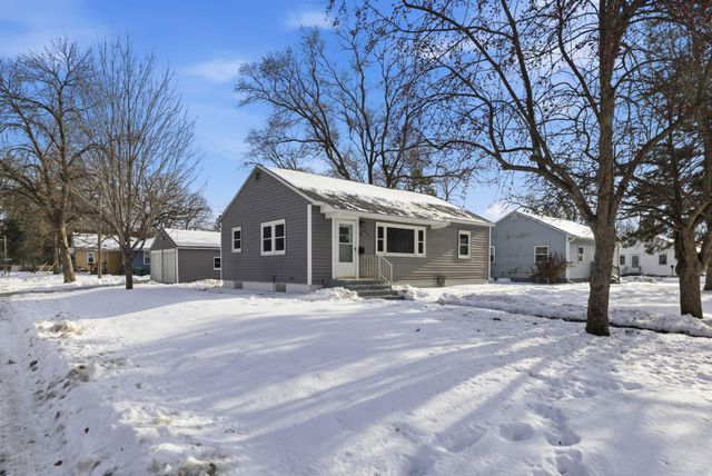 5654 Bryant Avenue N, Brooklyn Center, MN 55430