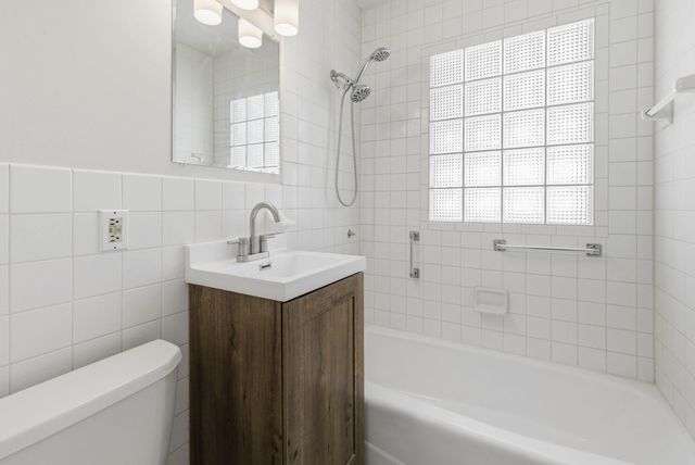 5654 Bryant Avenue N, Brooklyn Center, MN 55430