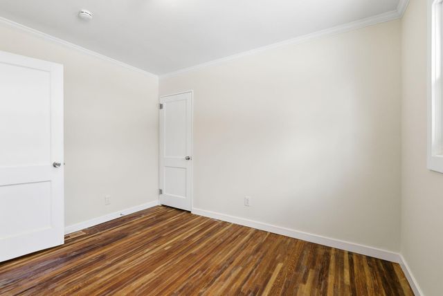 5654 Bryant Avenue N, Brooklyn Center, MN 55430