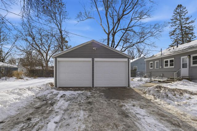 5654 Bryant Avenue N, Brooklyn Center, MN 55430