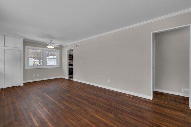 5654 Bryant Avenue N, Brooklyn Center, MN 55430