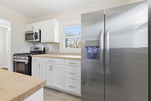 5654 Bryant Avenue N, Brooklyn Center, MN 55430