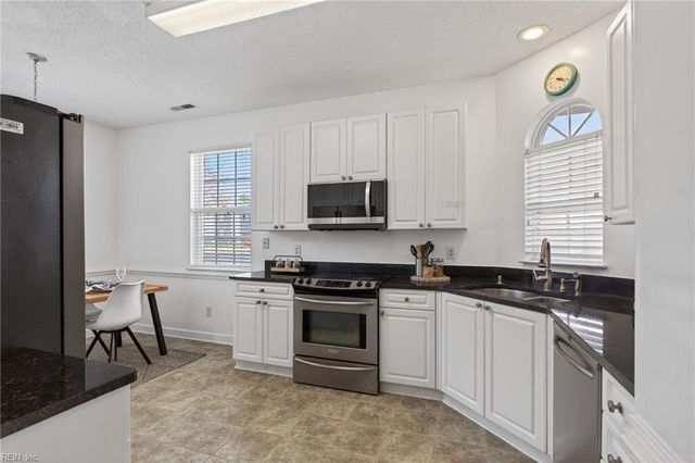 1102 Noble Walk CT, Virginia Beach, VA 23454