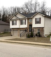 106 Creek View Drive, St Robert, MO 65584