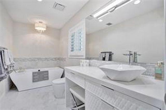 2516 NE 12TH Street 1-2, Fort Lauderdale, FL 33304