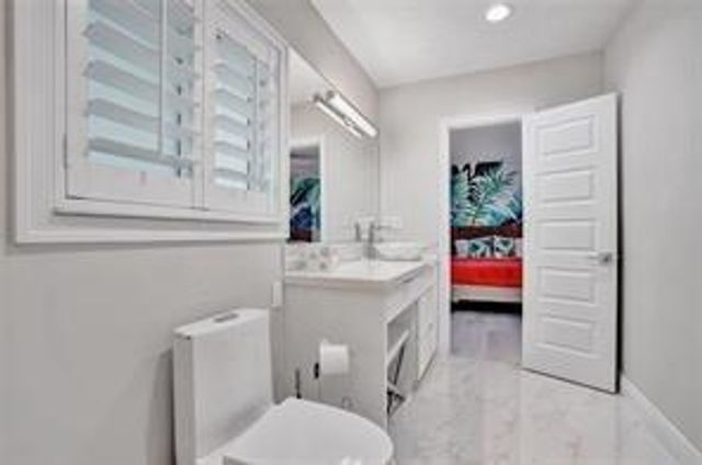 2516 NE 12TH Street 1-2, Fort Lauderdale, FL 33304