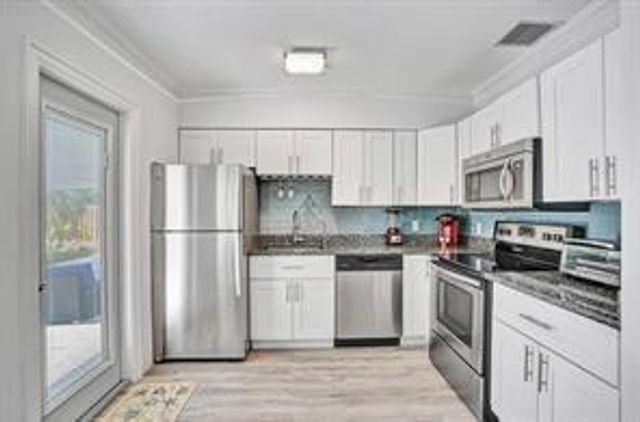 2516 NE 12TH Street 1-2, Fort Lauderdale, FL 33304