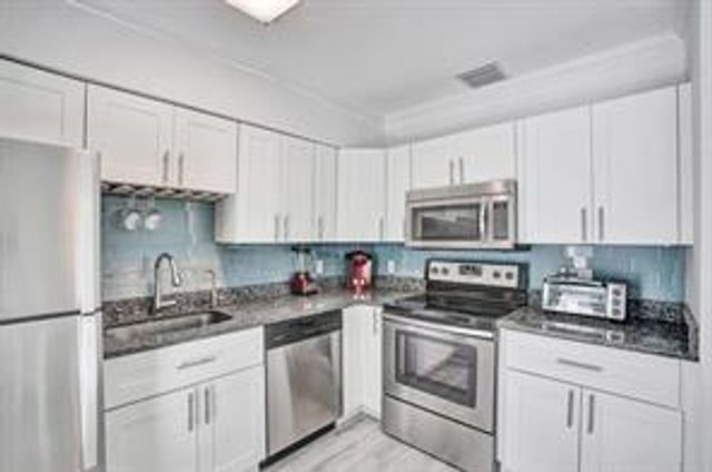 2516 NE 12TH Street 1-2, Fort Lauderdale, FL 33304
