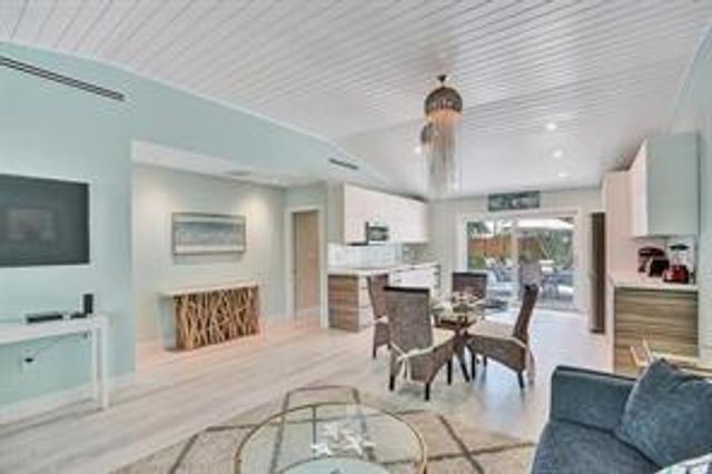 2516 NE 12TH Street 1-2, Fort Lauderdale, FL 33304