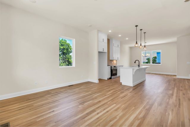 2122 Goodrich Ave, Nashville, TN 37218