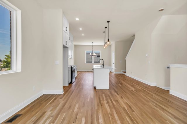 2122 Goodrich Ave, Nashville, TN 37218