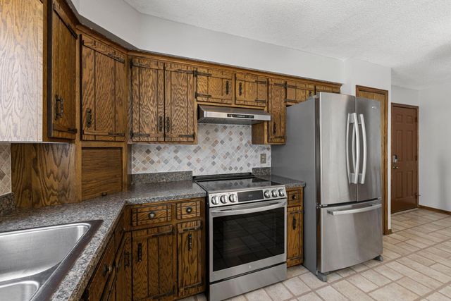 951 Swift Street S, Shakopee, MN 55379