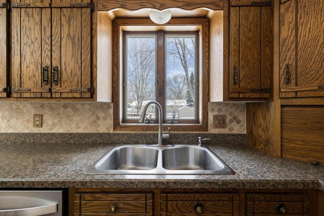 951 Swift Street S, Shakopee, MN 55379