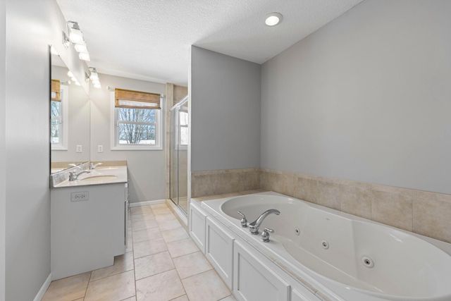 951 Swift Street S, Shakopee, MN 55379