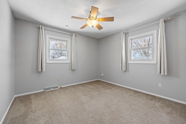 951 Swift Street S, Shakopee, MN 55379