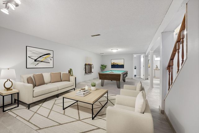 951 Swift Street S, Shakopee, MN 55379