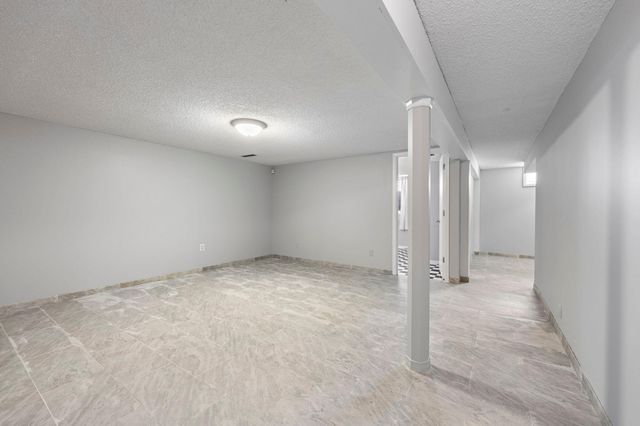 951 Swift Street S, Shakopee, MN 55379