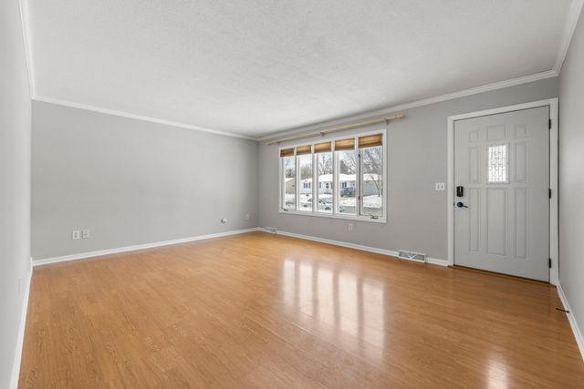 951 Swift Street S, Shakopee, MN 55379