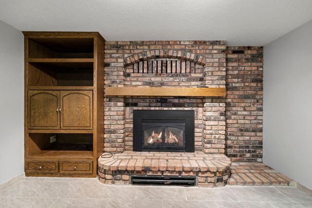 951 Swift Street S, Shakopee, MN 55379