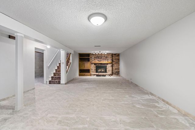 951 Swift Street S, Shakopee, MN 55379