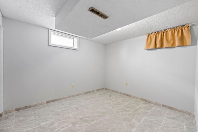 951 Swift Street S, Shakopee, MN 55379