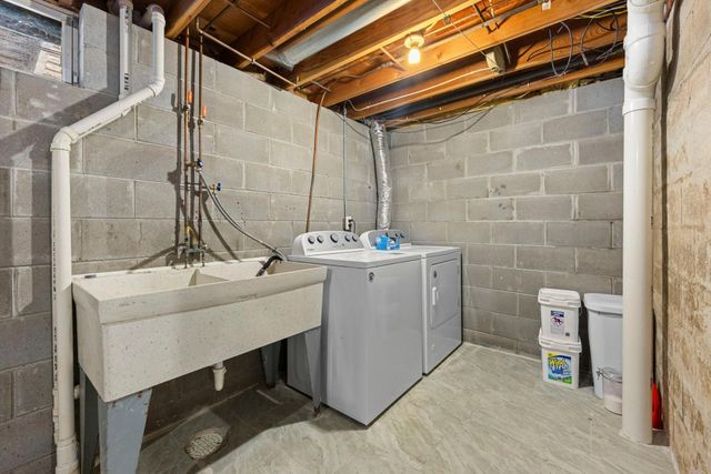 951 Swift Street S, Shakopee, MN 55379