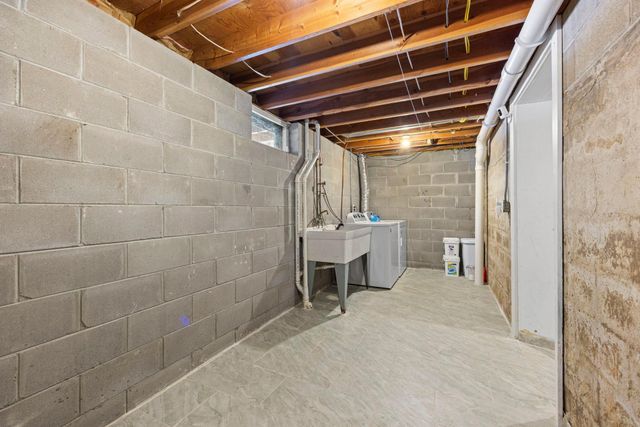 951 Swift Street S, Shakopee, MN 55379