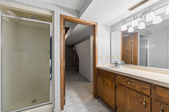 951 Swift Street S, Shakopee, MN 55379