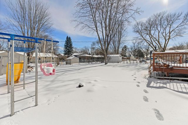 951 Swift Street S, Shakopee, MN 55379