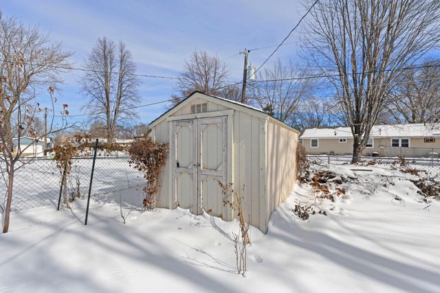 951 Swift Street S, Shakopee, MN 55379