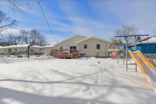 951 Swift Street S, Shakopee, MN 55379