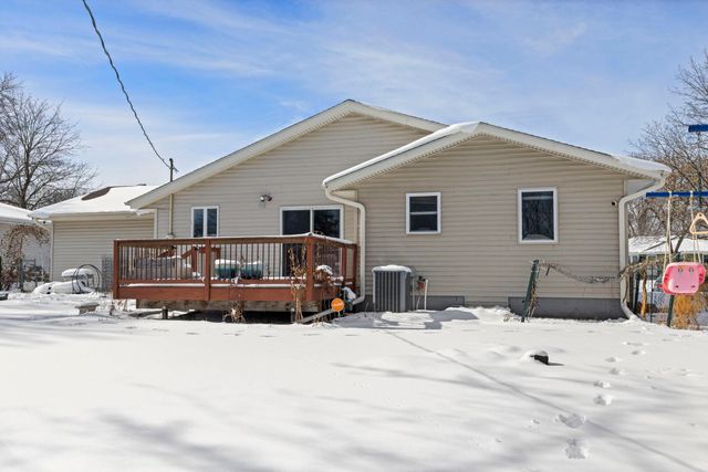 951 Swift Street S, Shakopee, MN 55379