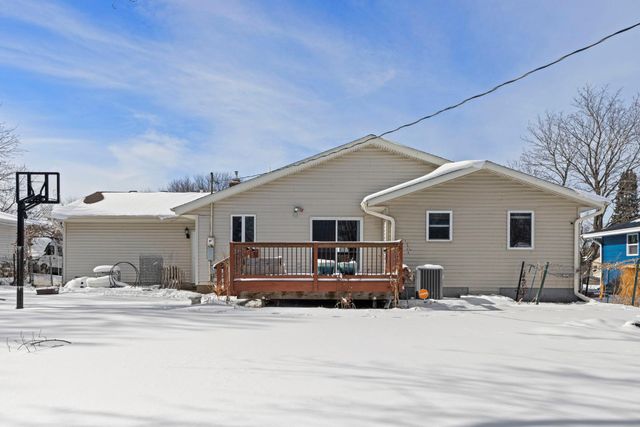 951 Swift Street S, Shakopee, MN 55379