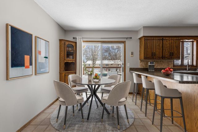 951 Swift Street S, Shakopee, MN 55379