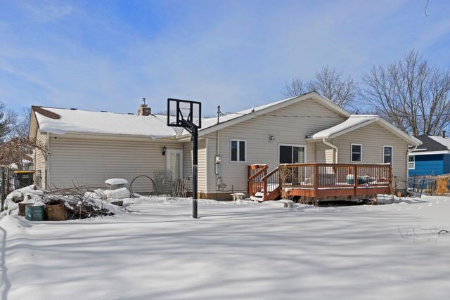 951 Swift Street S, Shakopee, MN 55379