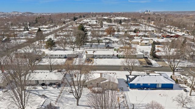 951 Swift Street S, Shakopee, MN 55379