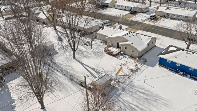 951 Swift Street S, Shakopee, MN 55379