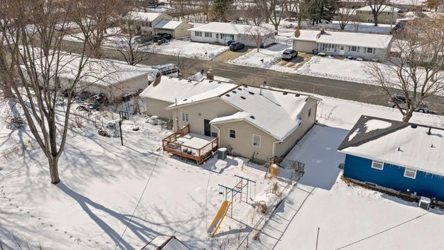 951 Swift Street S, Shakopee, MN 55379