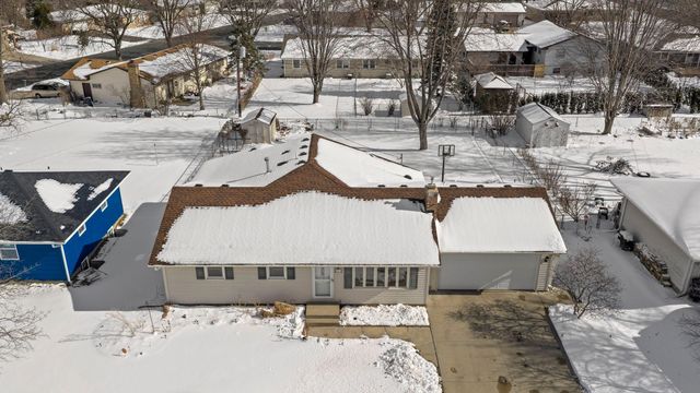 951 Swift Street S, Shakopee, MN 55379