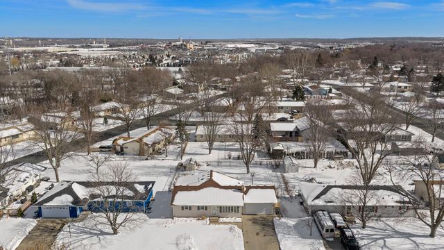 951 Swift Street S, Shakopee, MN 55379