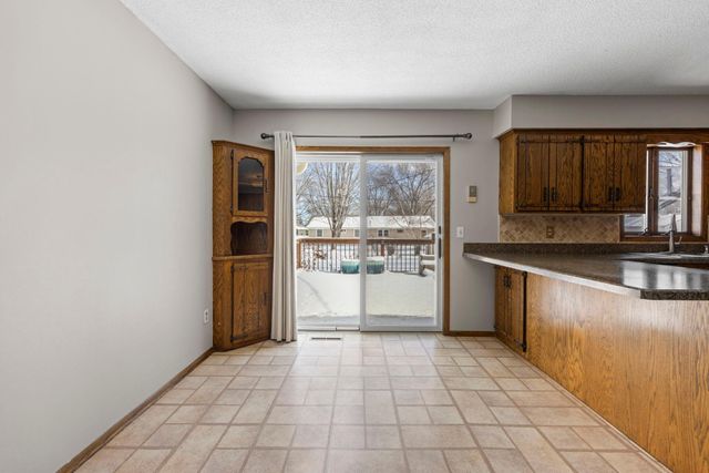 951 Swift Street S, Shakopee, MN 55379