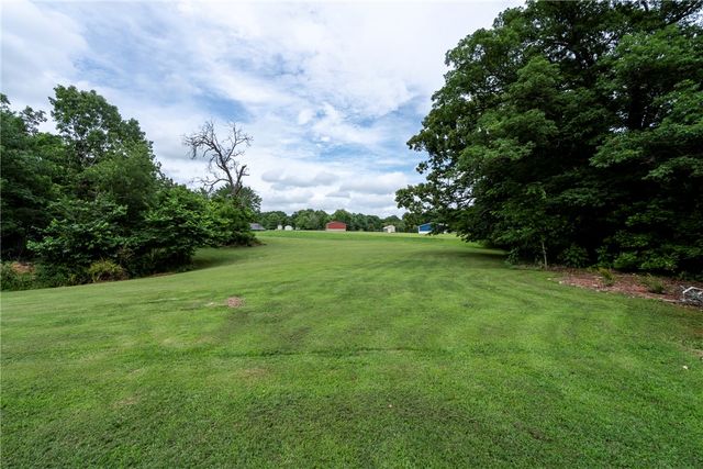 21000 Nicodemus Church Road, Siloam Springs, AR 72761