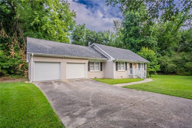 542 Hasty Drive, Lithia Springs, GA 30122